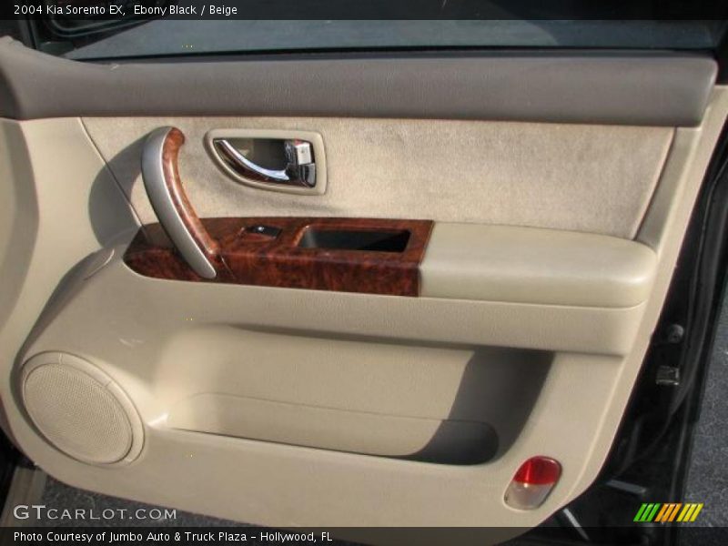 Ebony Black / Beige 2004 Kia Sorento EX