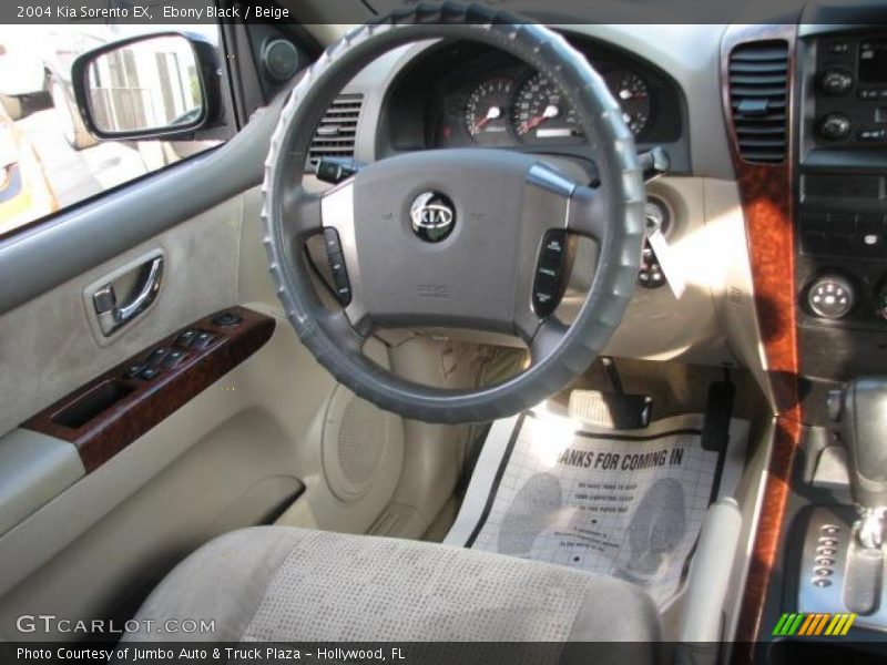 Ebony Black / Beige 2004 Kia Sorento EX