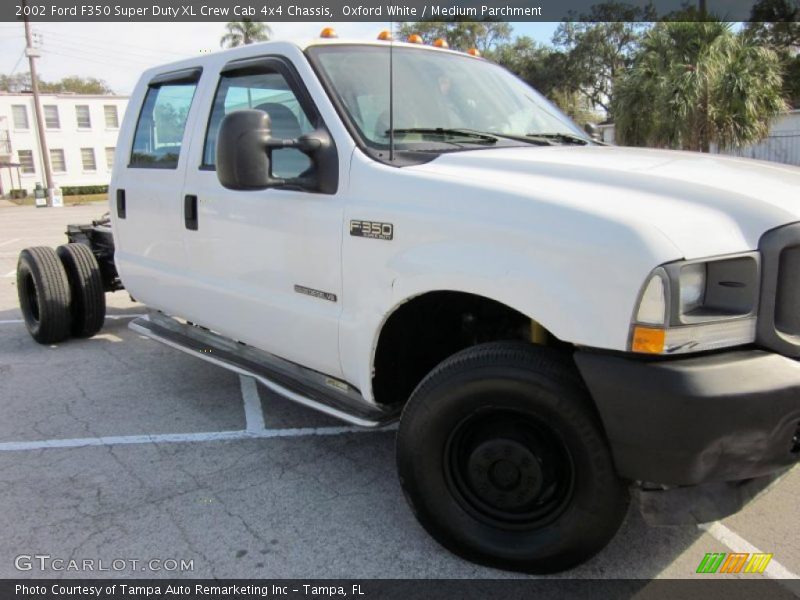 Oxford White / Medium Parchment 2002 Ford F350 Super Duty XL Crew Cab 4x4 Chassis