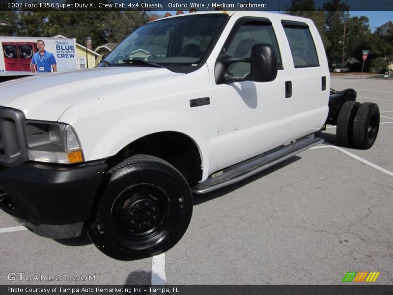 Oxford White / Medium Parchment 2002 Ford F350 Super Duty XL Crew Cab 4x4 Chassis