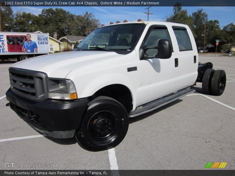 Oxford White / Medium Parchment 2002 Ford F350 Super Duty XL Crew Cab 4x4 Chassis