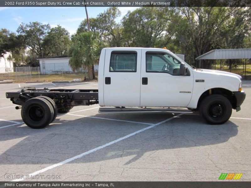 Oxford White / Medium Parchment 2002 Ford F350 Super Duty XL Crew Cab 4x4 Chassis