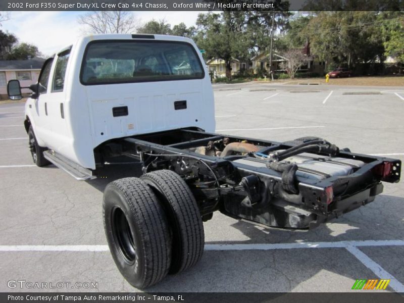 Oxford White / Medium Parchment 2002 Ford F350 Super Duty XL Crew Cab 4x4 Chassis