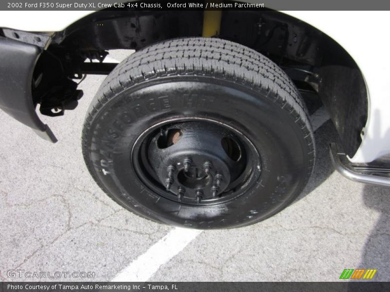 Oxford White / Medium Parchment 2002 Ford F350 Super Duty XL Crew Cab 4x4 Chassis