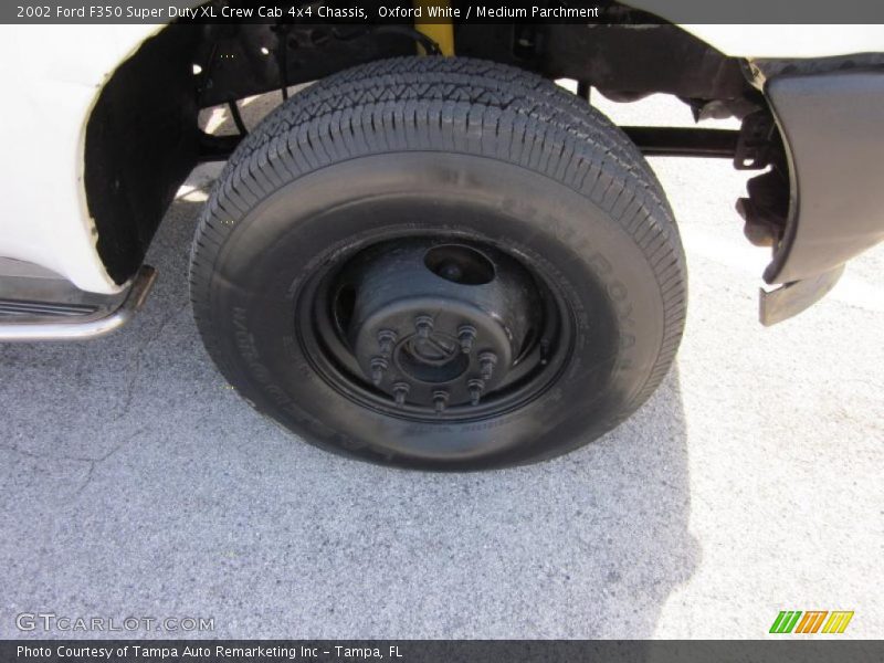 Oxford White / Medium Parchment 2002 Ford F350 Super Duty XL Crew Cab 4x4 Chassis