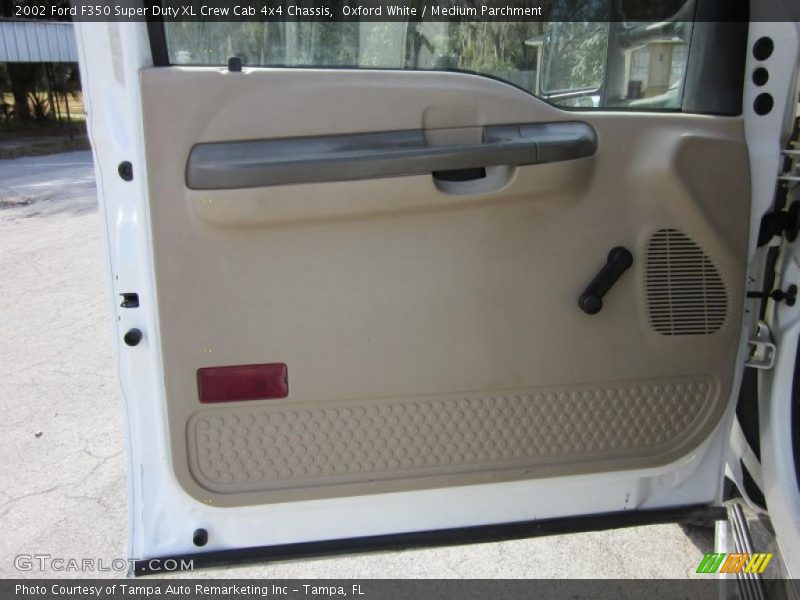 Oxford White / Medium Parchment 2002 Ford F350 Super Duty XL Crew Cab 4x4 Chassis