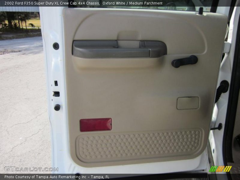 Oxford White / Medium Parchment 2002 Ford F350 Super Duty XL Crew Cab 4x4 Chassis