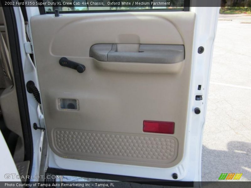 Oxford White / Medium Parchment 2002 Ford F350 Super Duty XL Crew Cab 4x4 Chassis