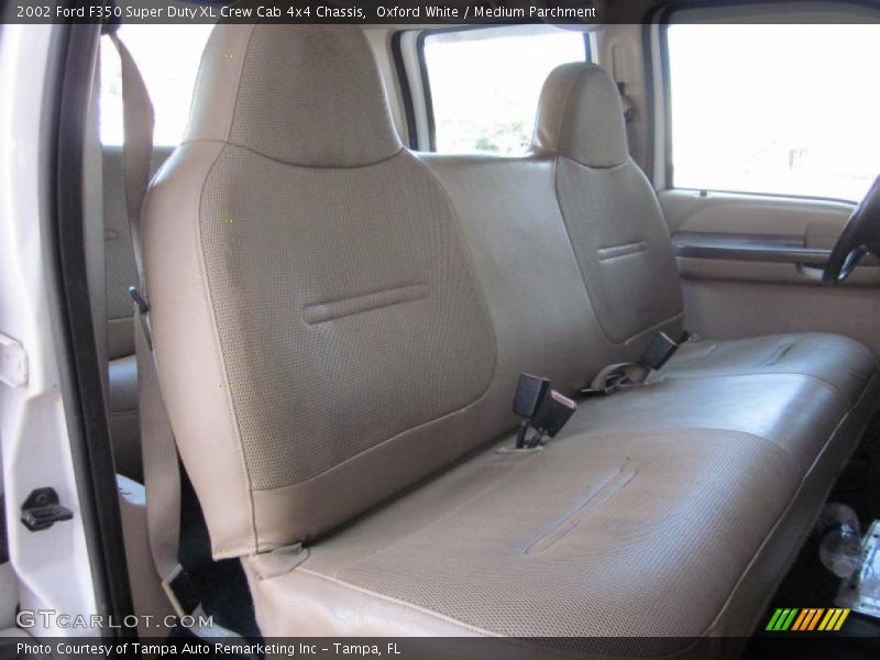 Oxford White / Medium Parchment 2002 Ford F350 Super Duty XL Crew Cab 4x4 Chassis