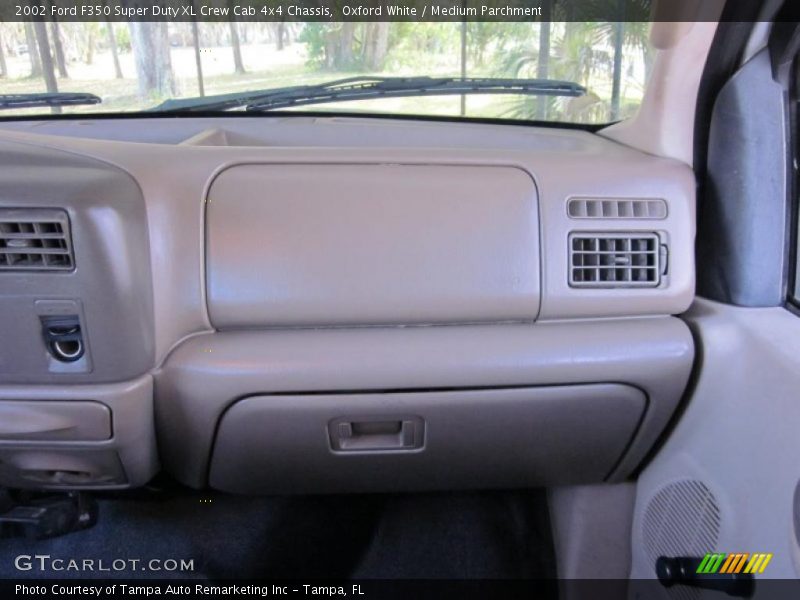Oxford White / Medium Parchment 2002 Ford F350 Super Duty XL Crew Cab 4x4 Chassis