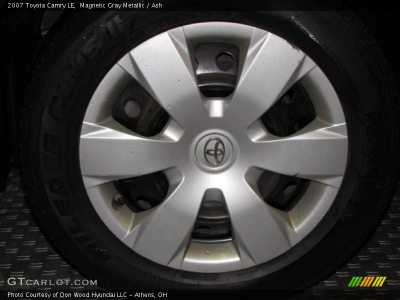 Magnetic Gray Metallic / Ash 2007 Toyota Camry LE