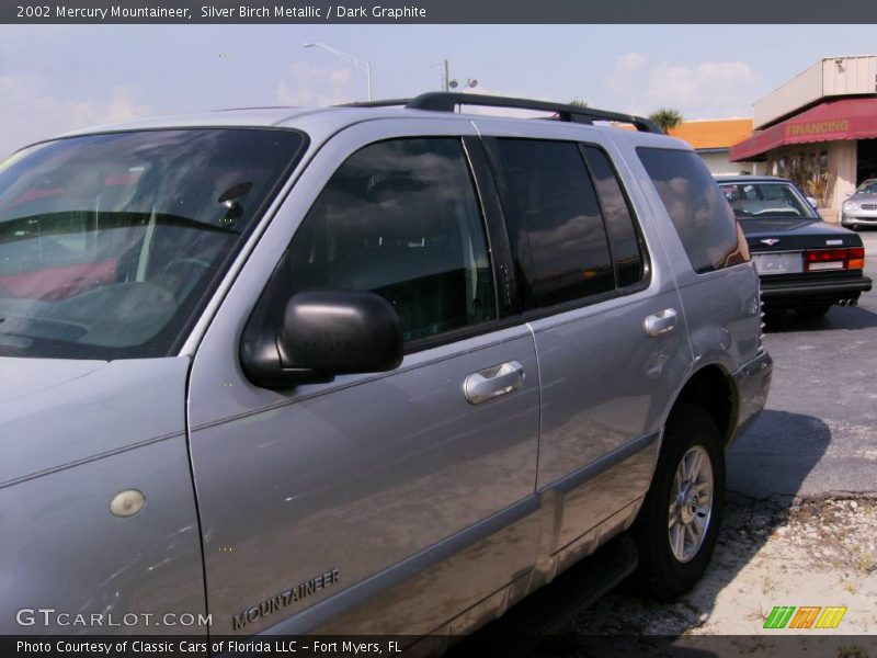 Silver Birch Metallic / Dark Graphite 2002 Mercury Mountaineer