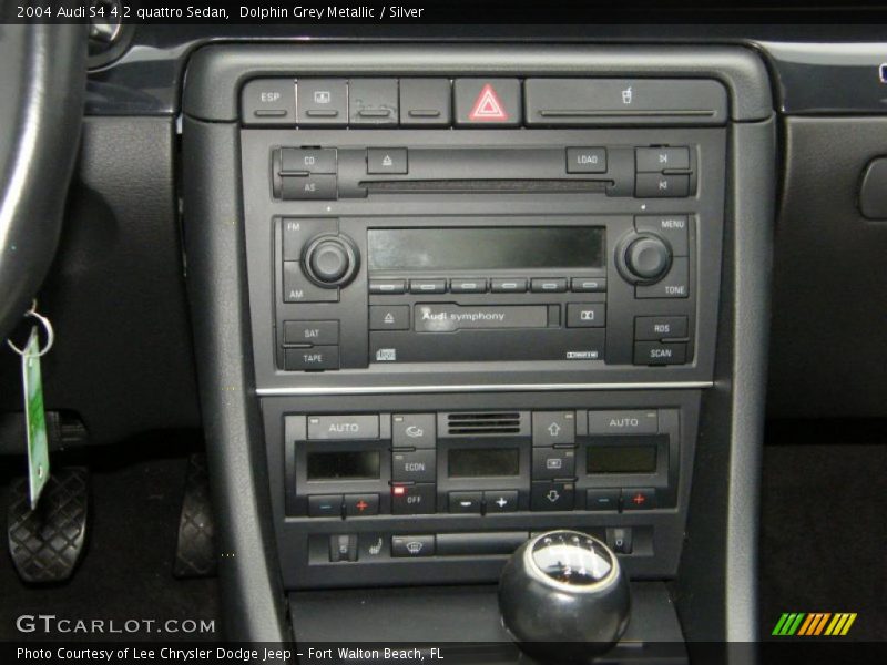 Controls of 2004 S4 4.2 quattro Sedan