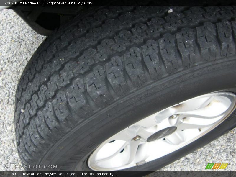 Bright Silver Metallic / Gray 2002 Isuzu Rodeo LSE