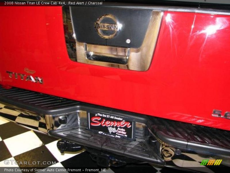Red Alert / Charcoal 2008 Nissan Titan LE Crew Cab 4x4