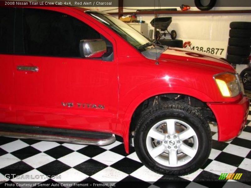 Red Alert / Charcoal 2008 Nissan Titan LE Crew Cab 4x4