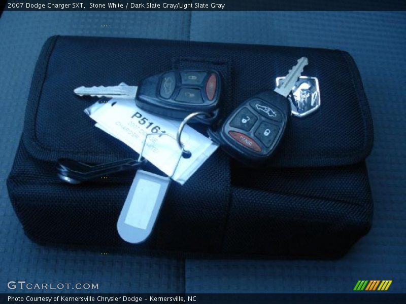Stone White / Dark Slate Gray/Light Slate Gray 2007 Dodge Charger SXT