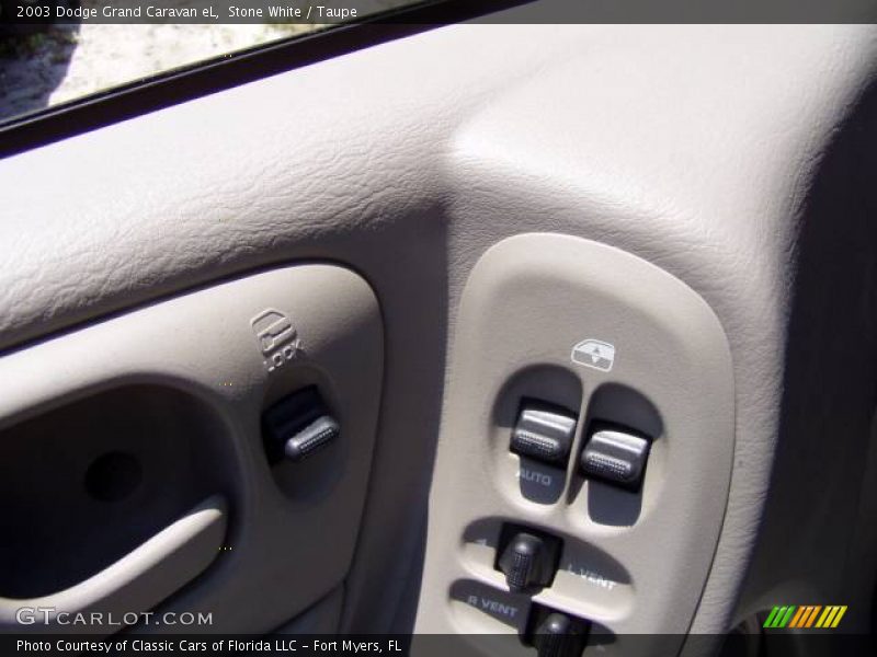 Stone White / Taupe 2003 Dodge Grand Caravan eL