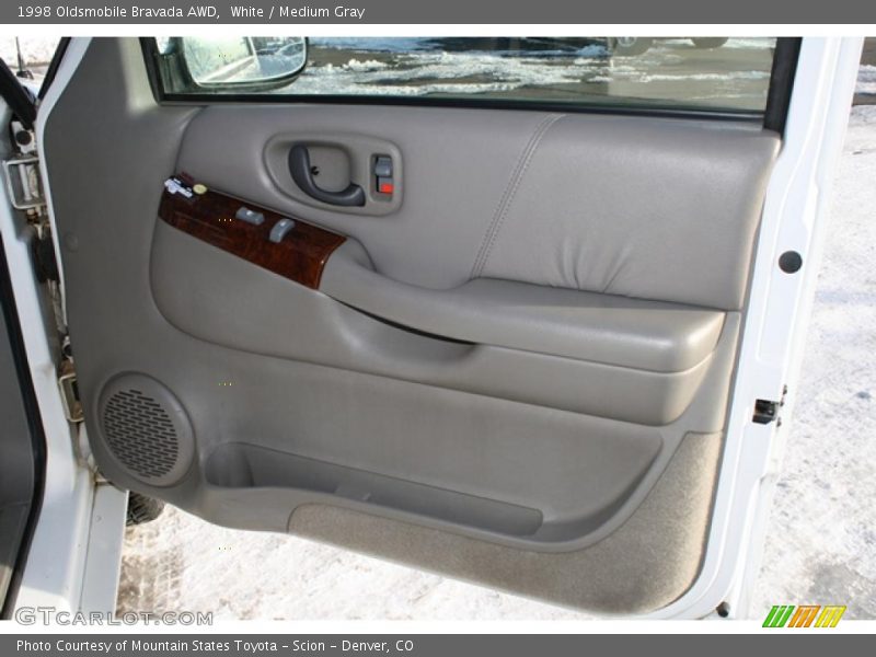 White / Medium Gray 1998 Oldsmobile Bravada AWD