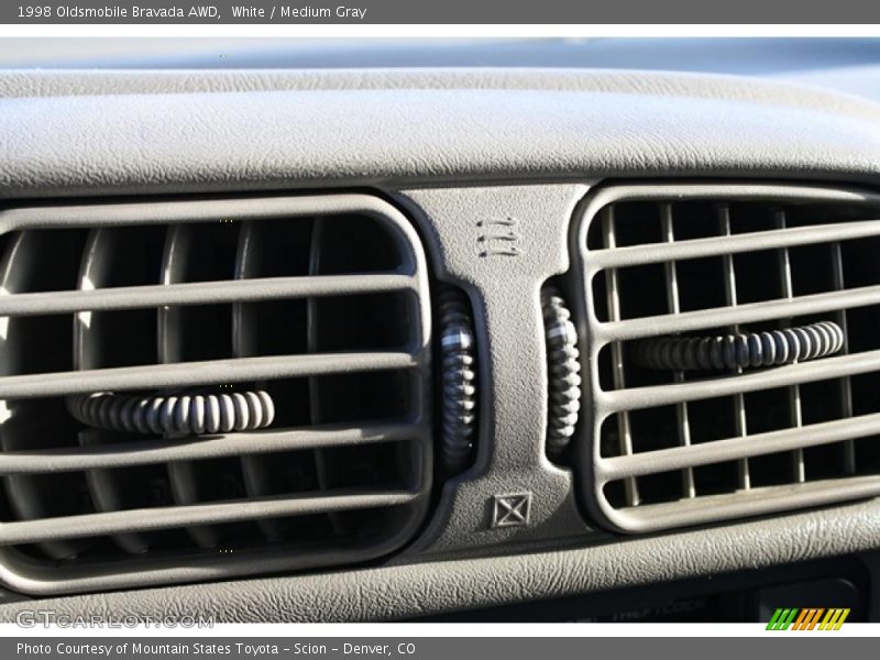 White / Medium Gray 1998 Oldsmobile Bravada AWD
