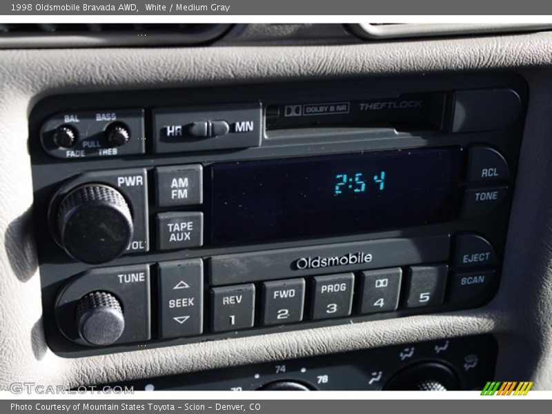 White / Medium Gray 1998 Oldsmobile Bravada AWD