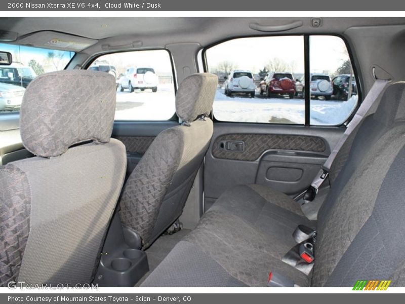 Cloud White / Dusk 2000 Nissan Xterra XE V6 4x4
