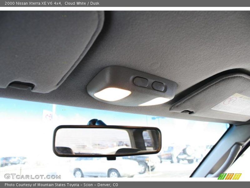 Cloud White / Dusk 2000 Nissan Xterra XE V6 4x4