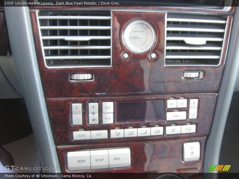 Dark Blue Pearl Metallic / Dove Grey 2005 Lincoln Aviator Luxury