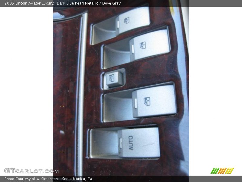 Dark Blue Pearl Metallic / Dove Grey 2005 Lincoln Aviator Luxury
