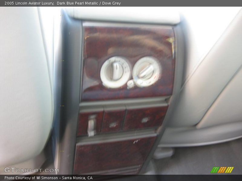 Dark Blue Pearl Metallic / Dove Grey 2005 Lincoln Aviator Luxury