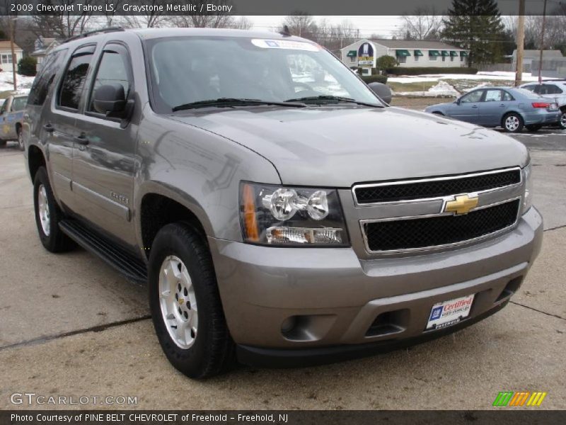 Front 3/4 View of 2009 Tahoe LS