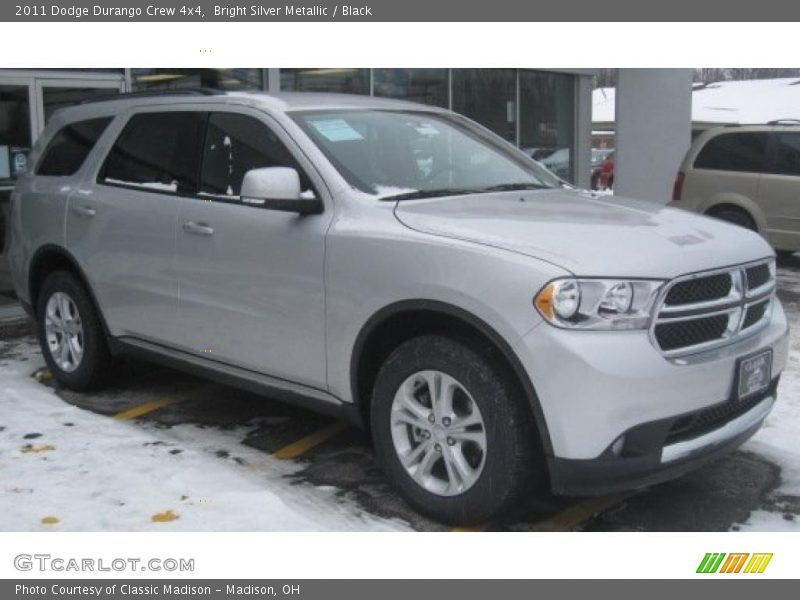 Front 3/4 View of 2011 Durango Crew 4x4