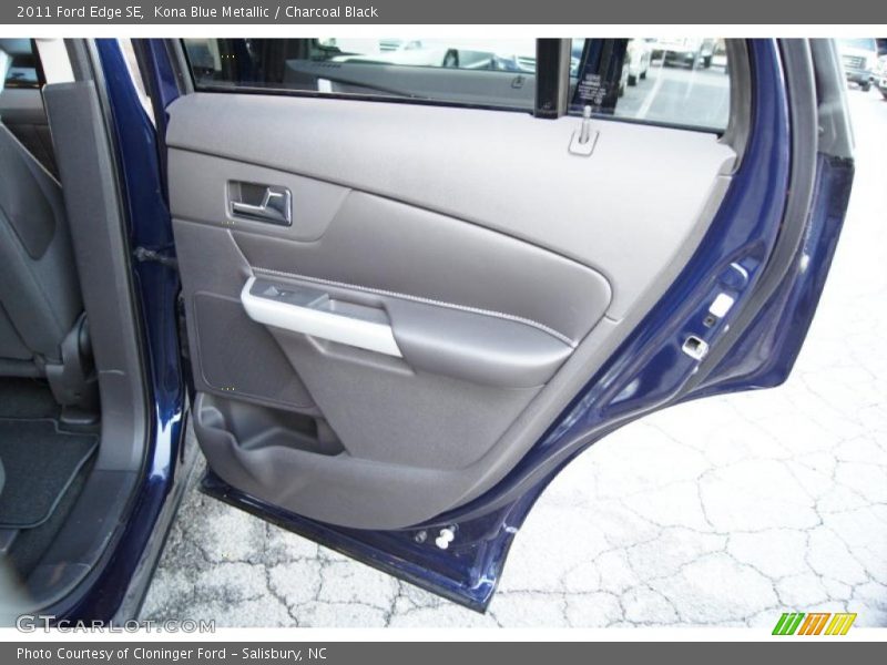 Door Panel of 2011 Edge SE