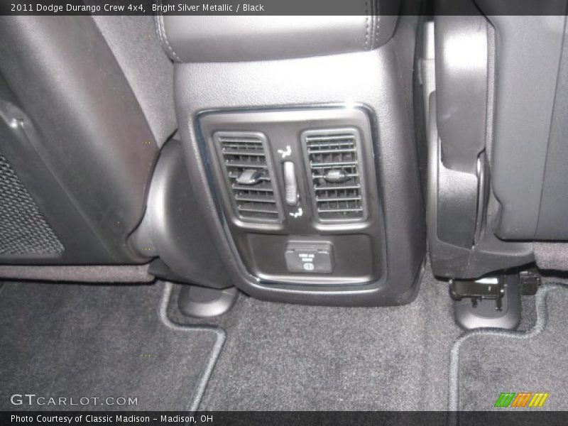 Bright Silver Metallic / Black 2011 Dodge Durango Crew 4x4