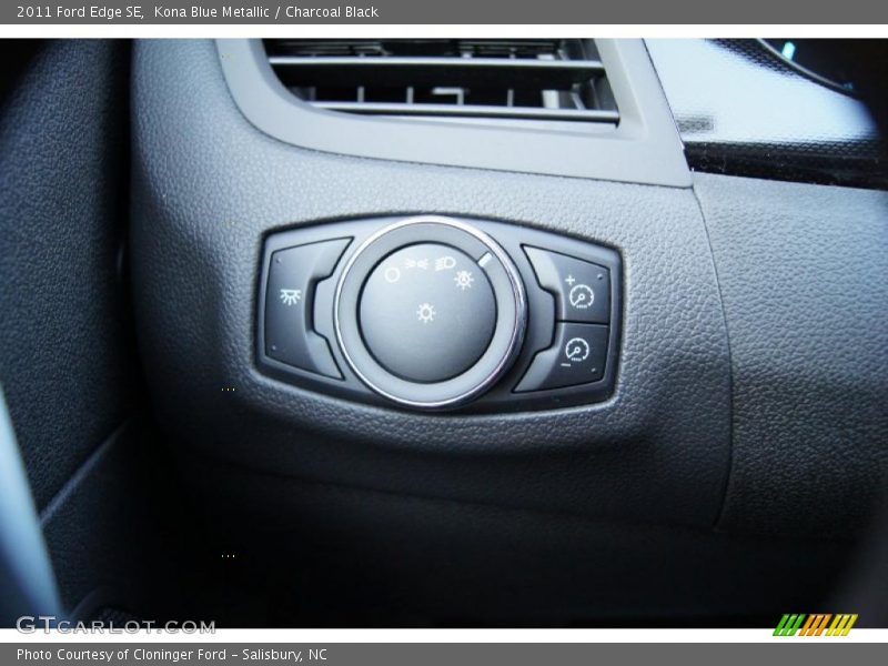 Kona Blue Metallic / Charcoal Black 2011 Ford Edge SE