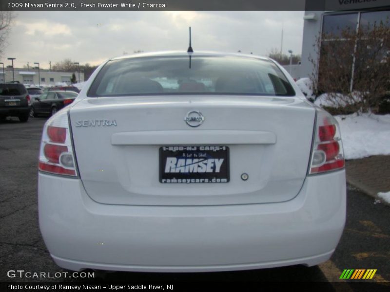 Fresh Powder White / Charcoal 2009 Nissan Sentra 2.0