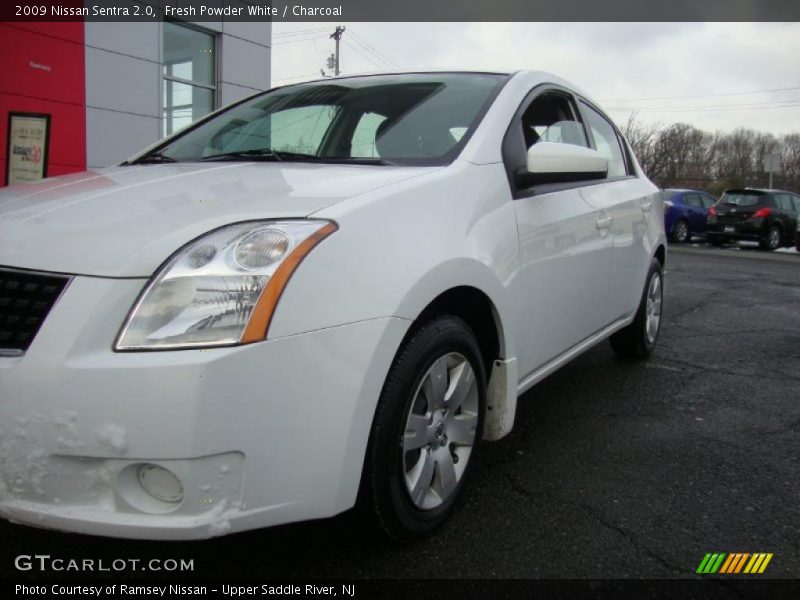 Fresh Powder White / Charcoal 2009 Nissan Sentra 2.0