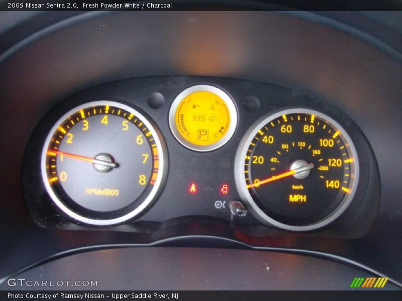 Fresh Powder White / Charcoal 2009 Nissan Sentra 2.0