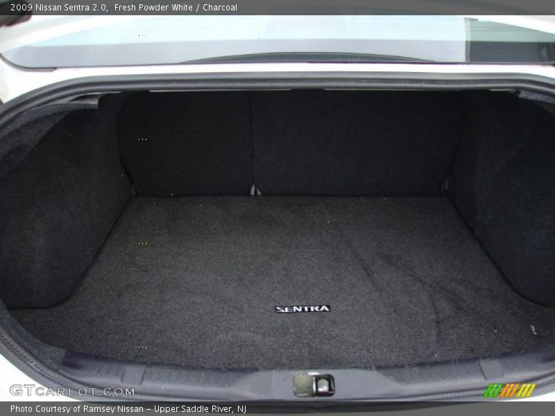 Fresh Powder White / Charcoal 2009 Nissan Sentra 2.0