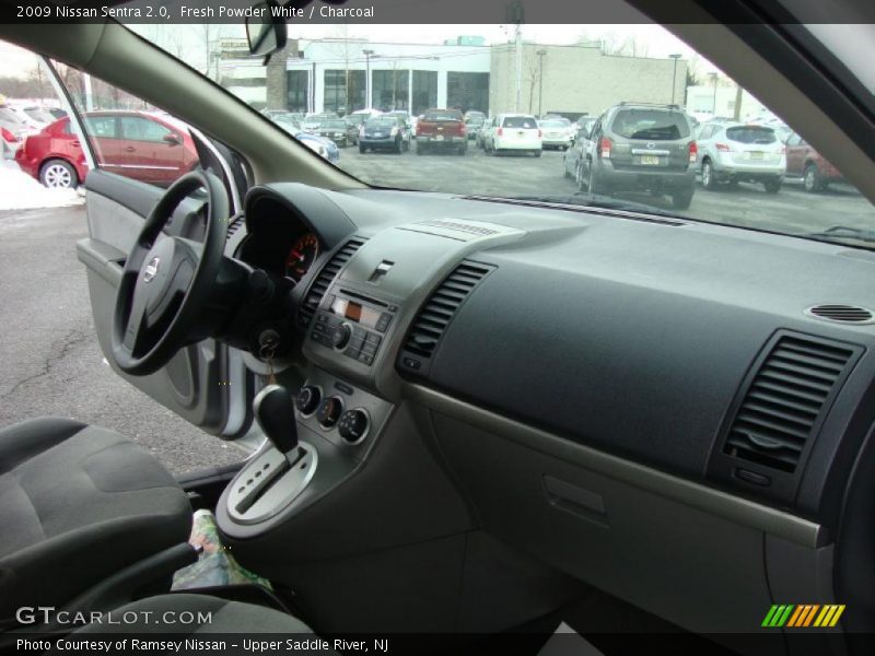 Fresh Powder White / Charcoal 2009 Nissan Sentra 2.0
