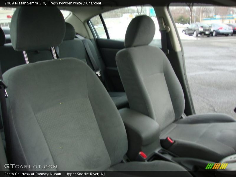 Fresh Powder White / Charcoal 2009 Nissan Sentra 2.0