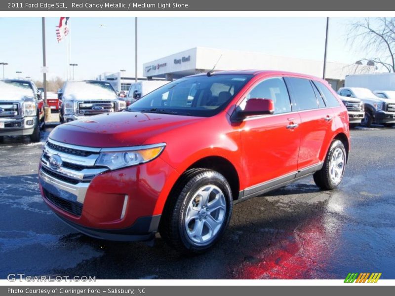 Front 3/4 View of 2011 Edge SEL