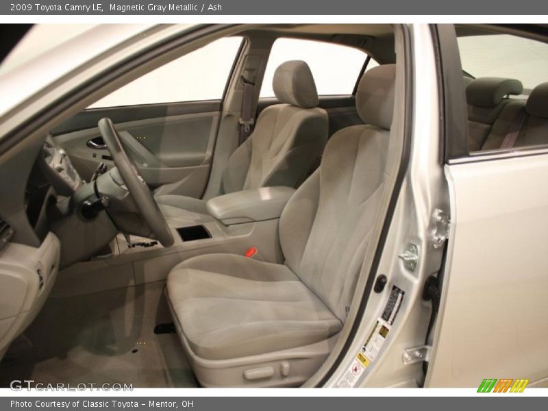 Magnetic Gray Metallic / Ash 2009 Toyota Camry LE