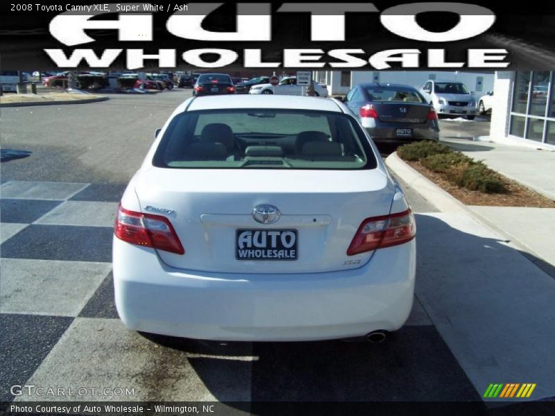 Super White / Ash 2008 Toyota Camry XLE
