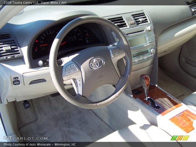 Super White / Ash 2008 Toyota Camry XLE