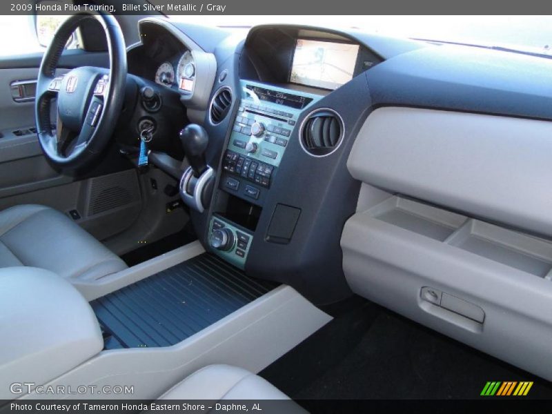 Dashboard of 2009 Pilot Touring
