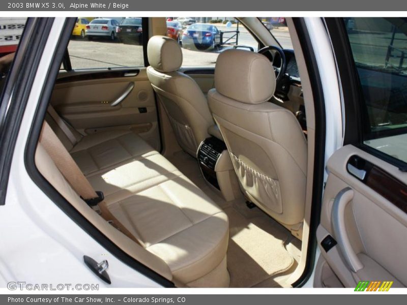 Alpine White / Beige 2003 BMW X5 3.0i