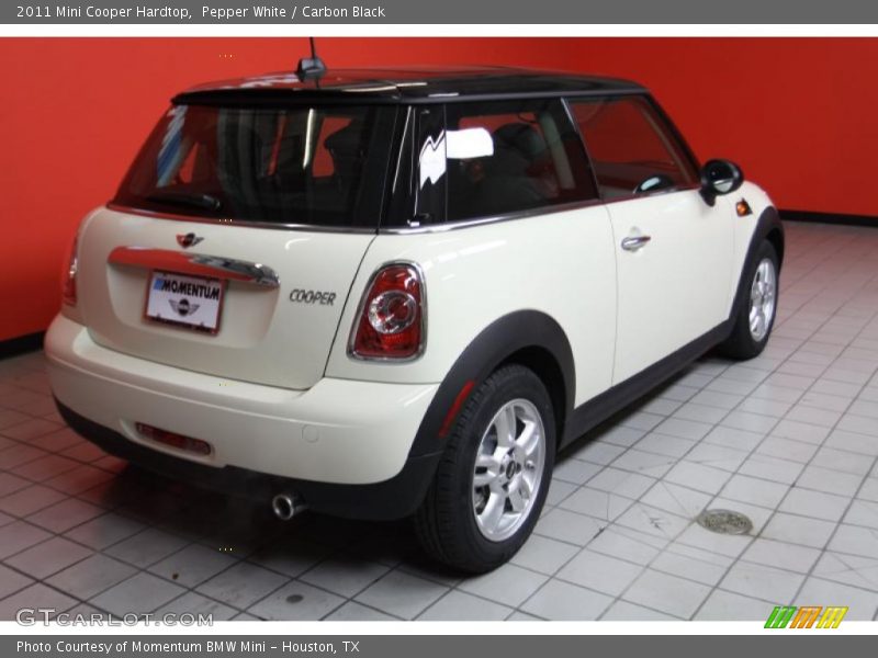 Pepper White / Carbon Black 2011 Mini Cooper Hardtop
