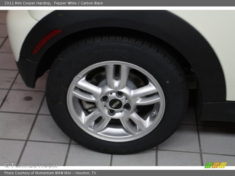 Pepper White / Carbon Black 2011 Mini Cooper Hardtop