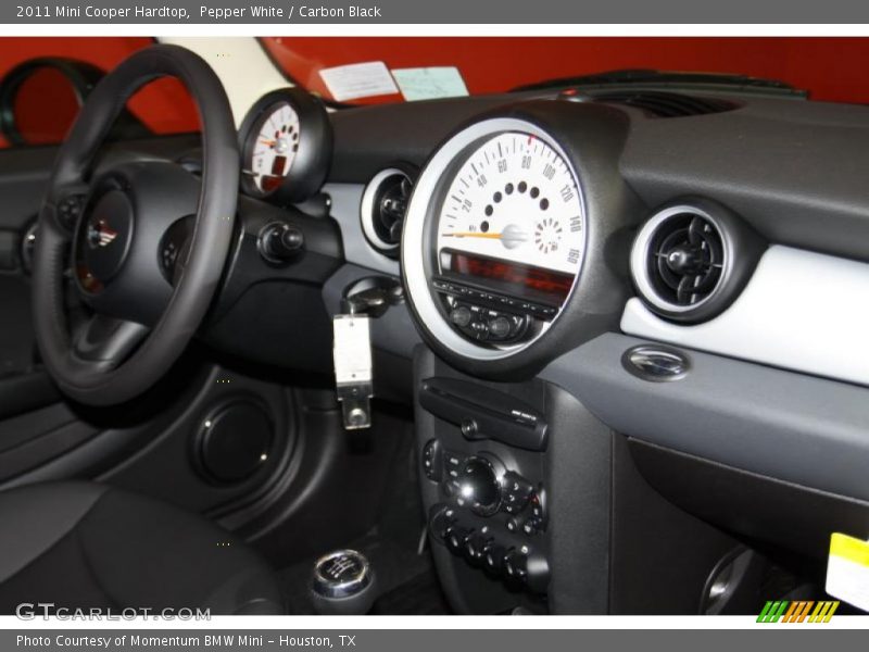 Pepper White / Carbon Black 2011 Mini Cooper Hardtop